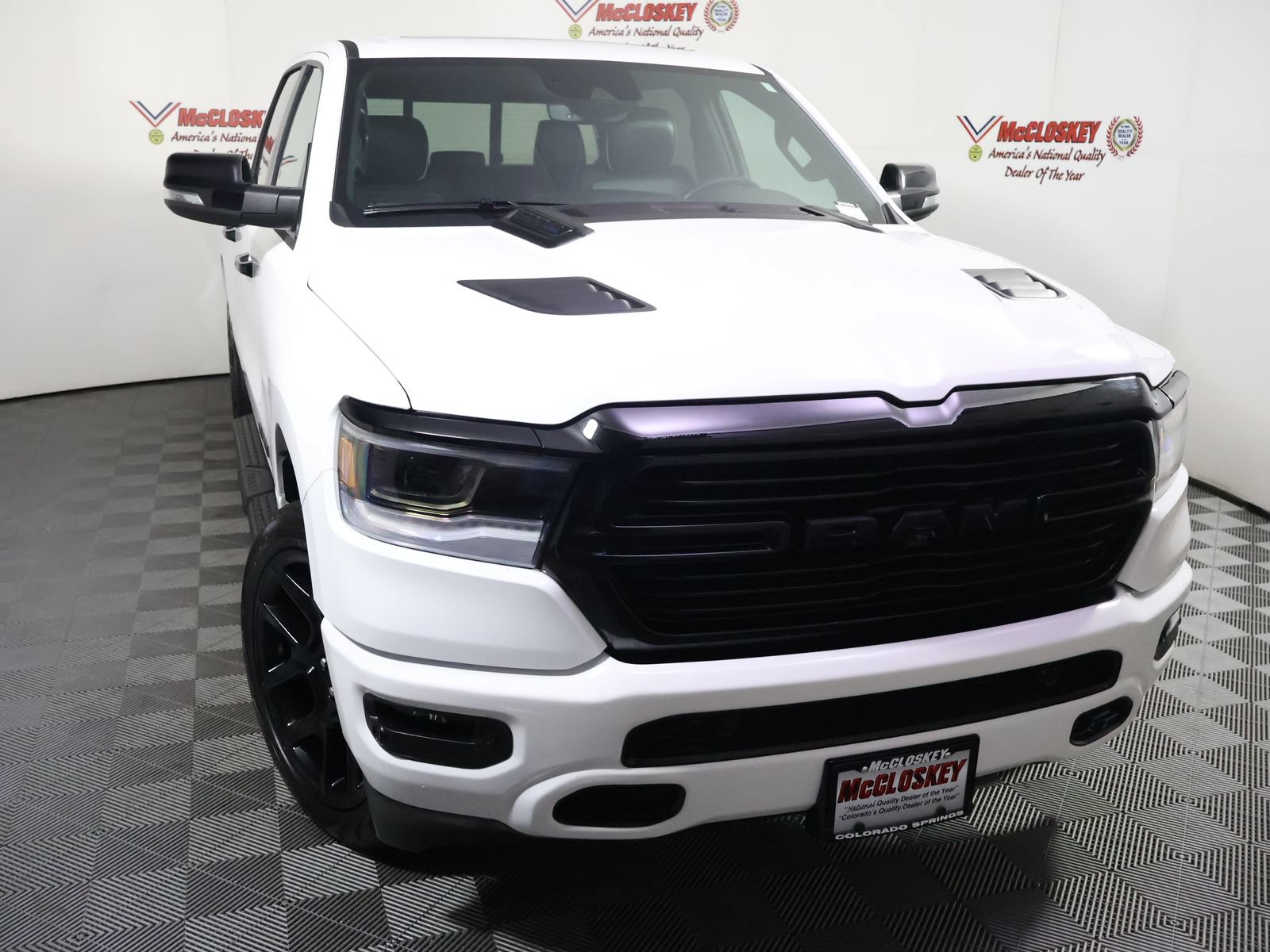 Used 2024 RAM 1500 Laramie AWD/4WD image 16