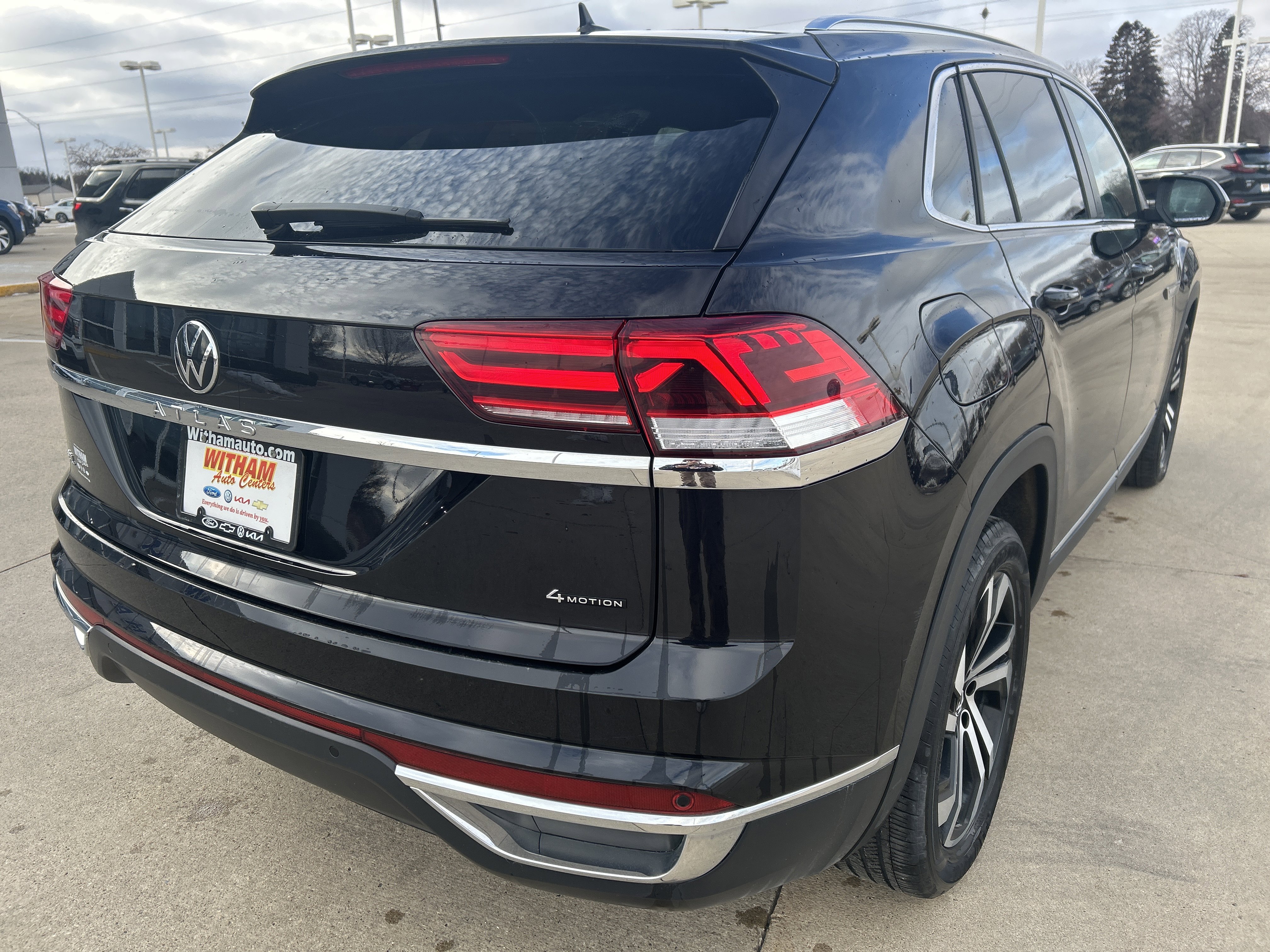 Used 2023 Volkswagen Atlas Cross Sport SEL image 4
