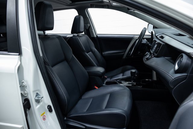 Used 2017 Toyota RAV4 Limited image 23