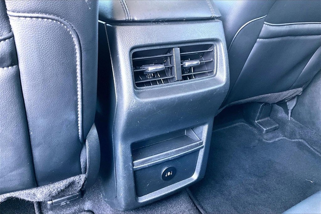 Used 2024 Ford Edge SEL image 30