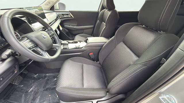 New 2026 Mitsubishi Outlander ES image 13