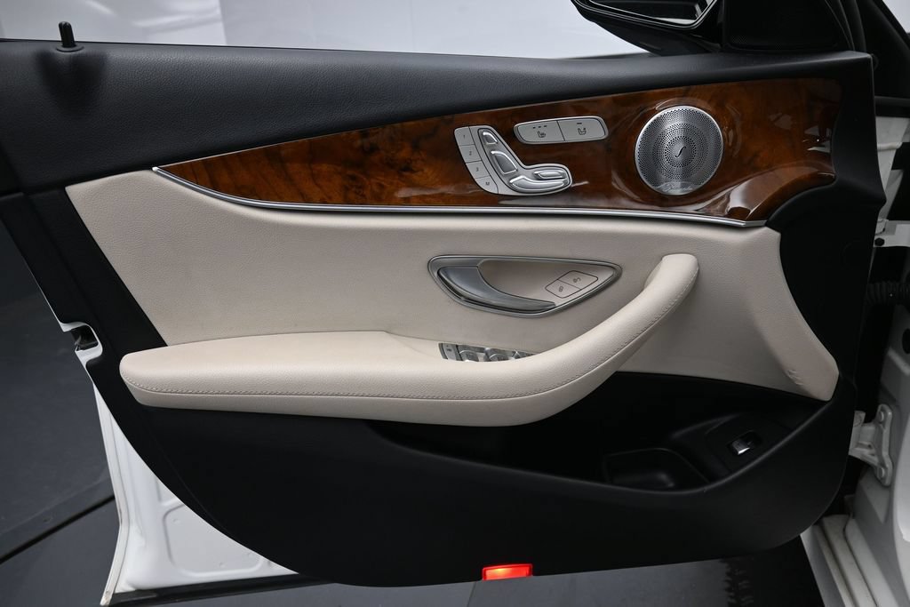 Used 2018 Mercedes-Benz E 300 4MATIC image 23