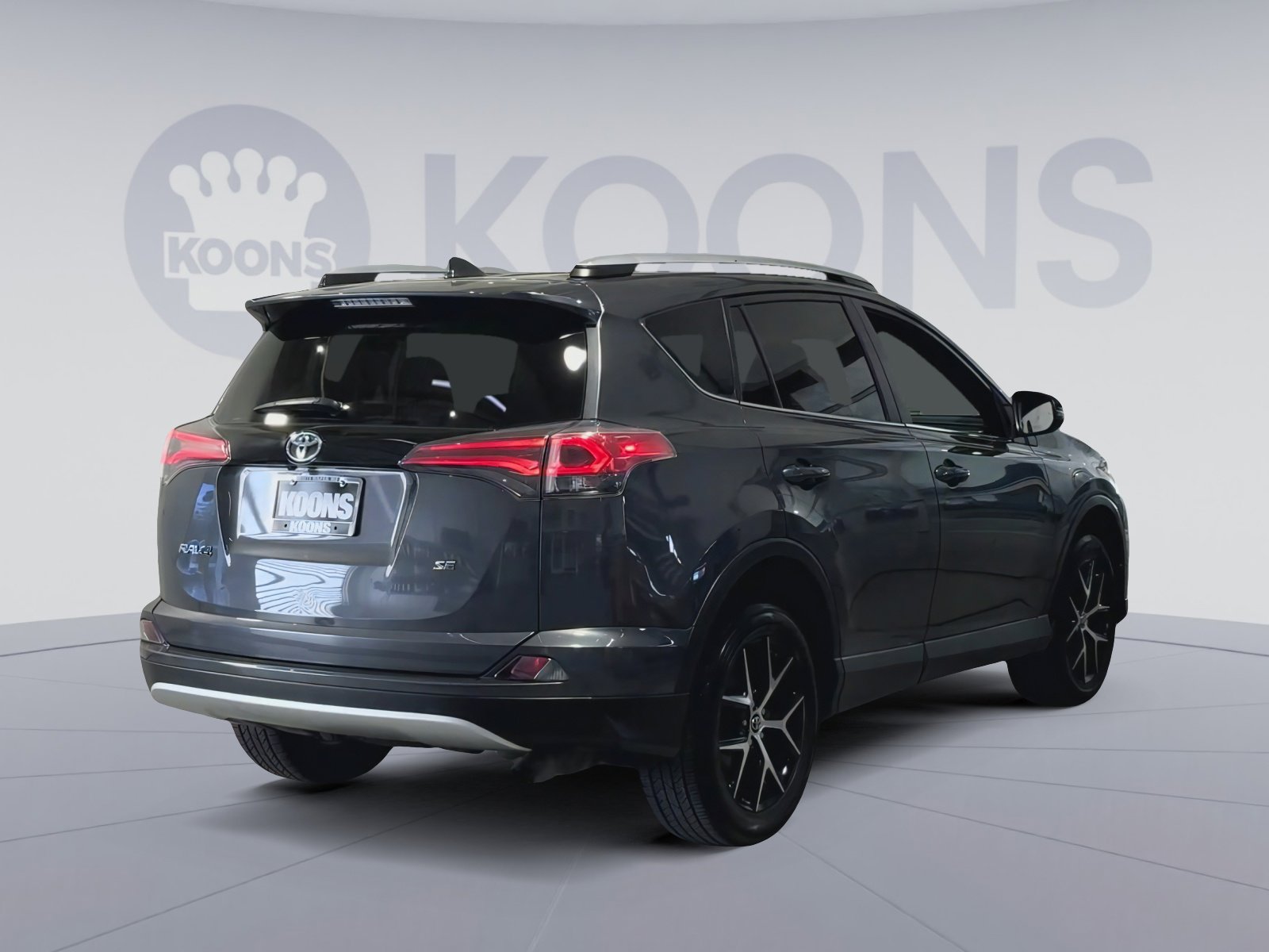 Used 2016 Toyota RAV4 SE image 11