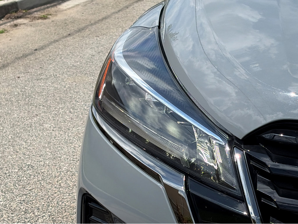 Certified 2024 Nissan Kicks SR FWD image 2