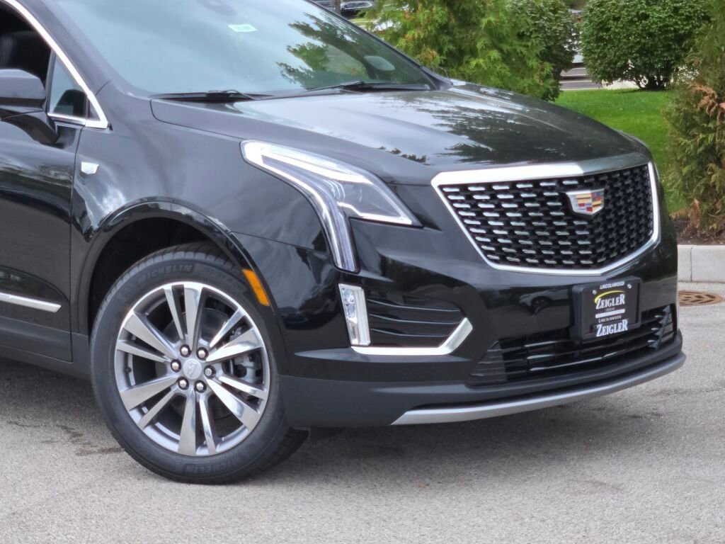 New 2025 Cadillac XT5 Premium Luxury image 2