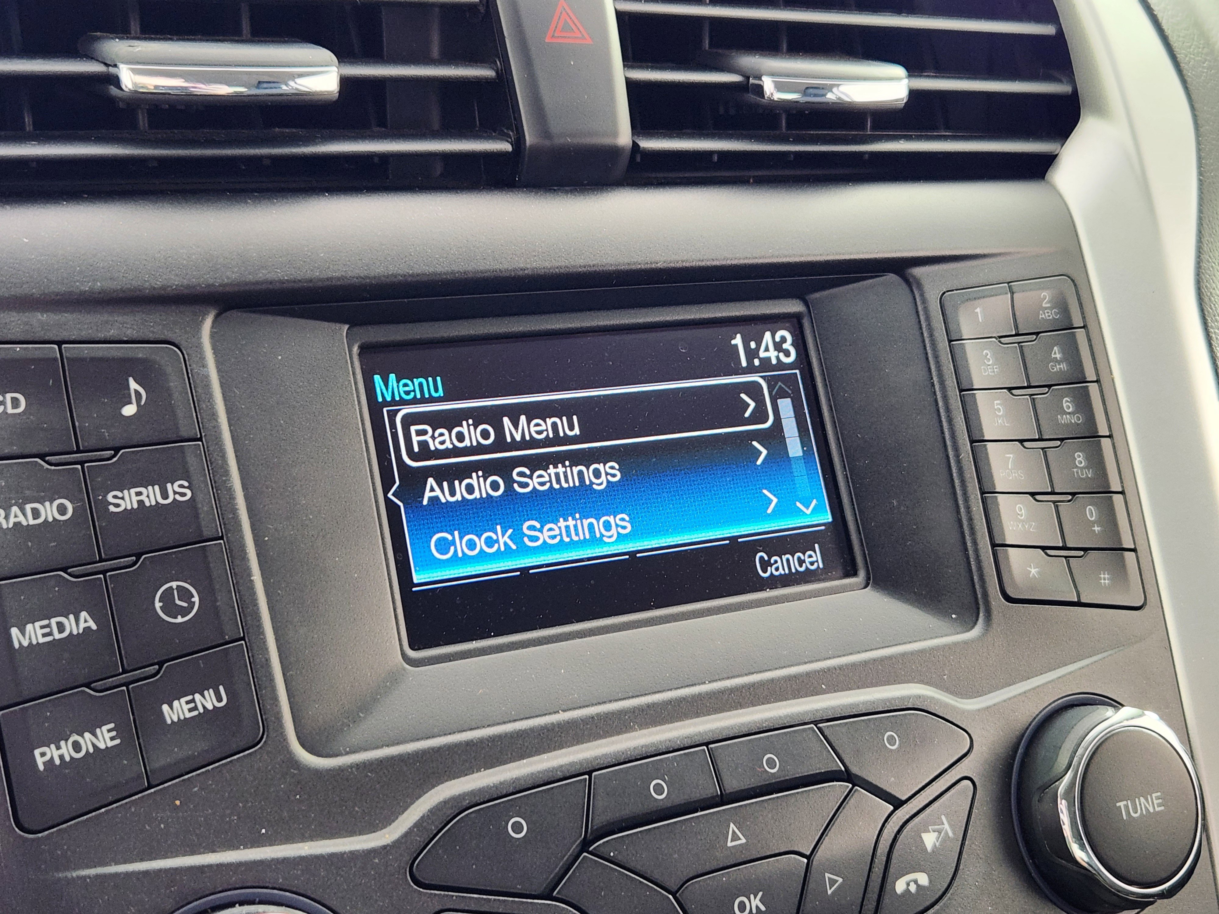 Used 2016 Ford Fusion SE w/ Equipment Group 201A FWD image 23