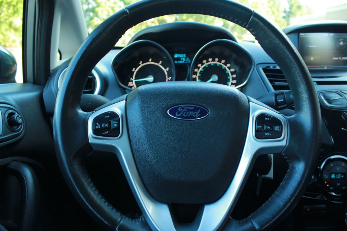 Used 2014 Ford Fiesta SE w/ Equipment Group 201A FWD image 13