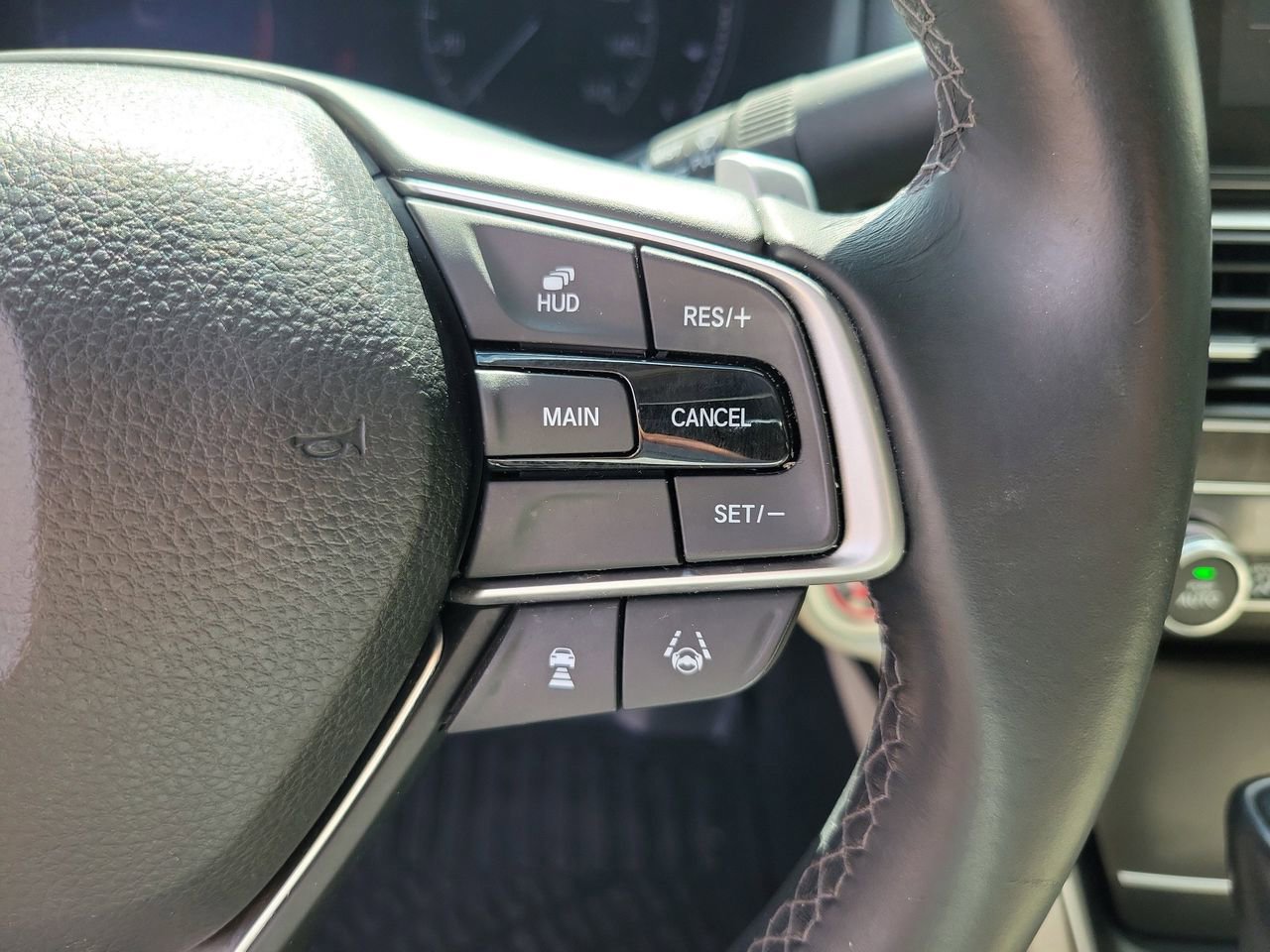 Used 2018 Honda Accord Touring image 21
