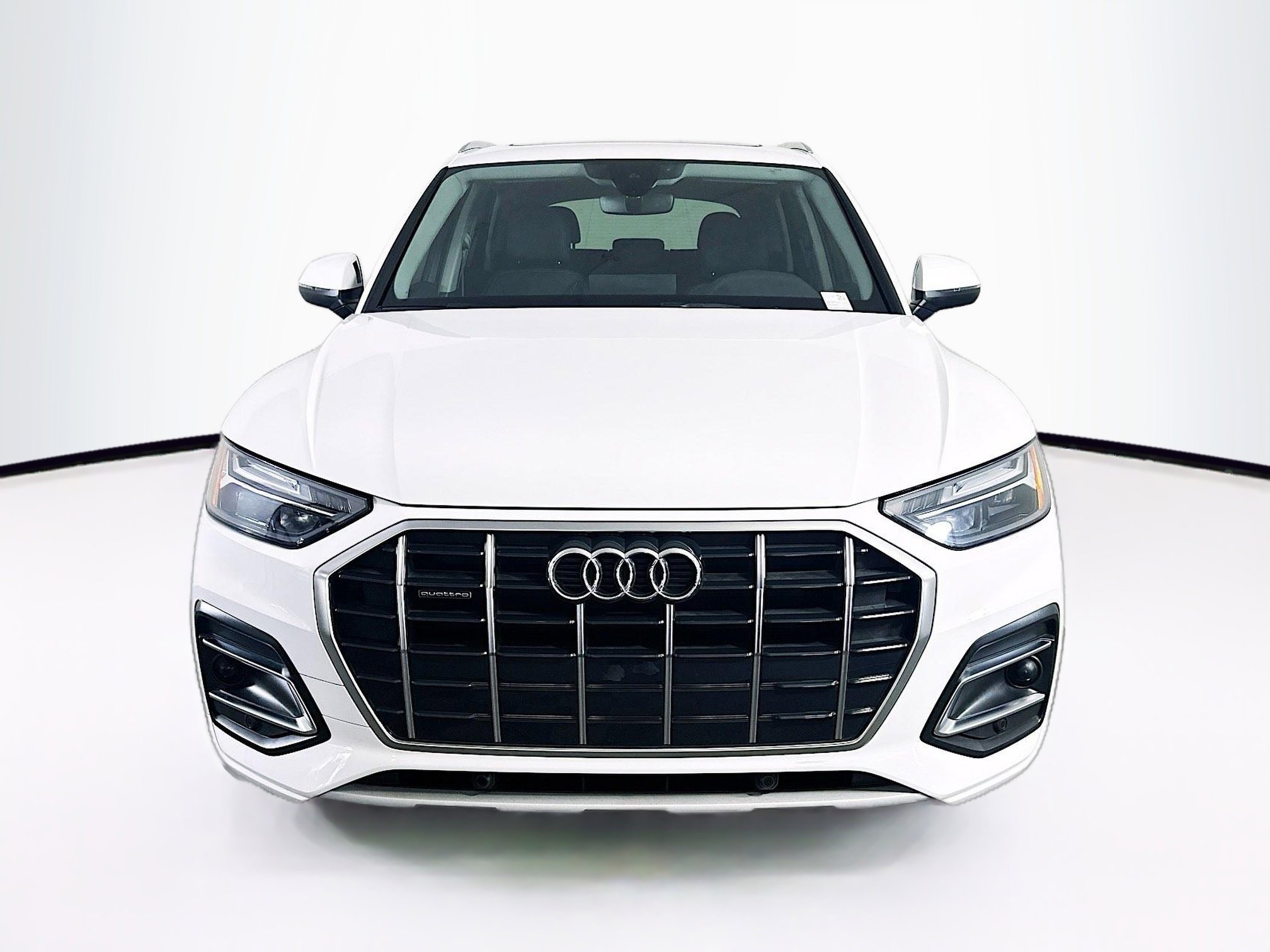 Used 2023 Audi Q5 2.0T Premium w/ Convenience Package image 2