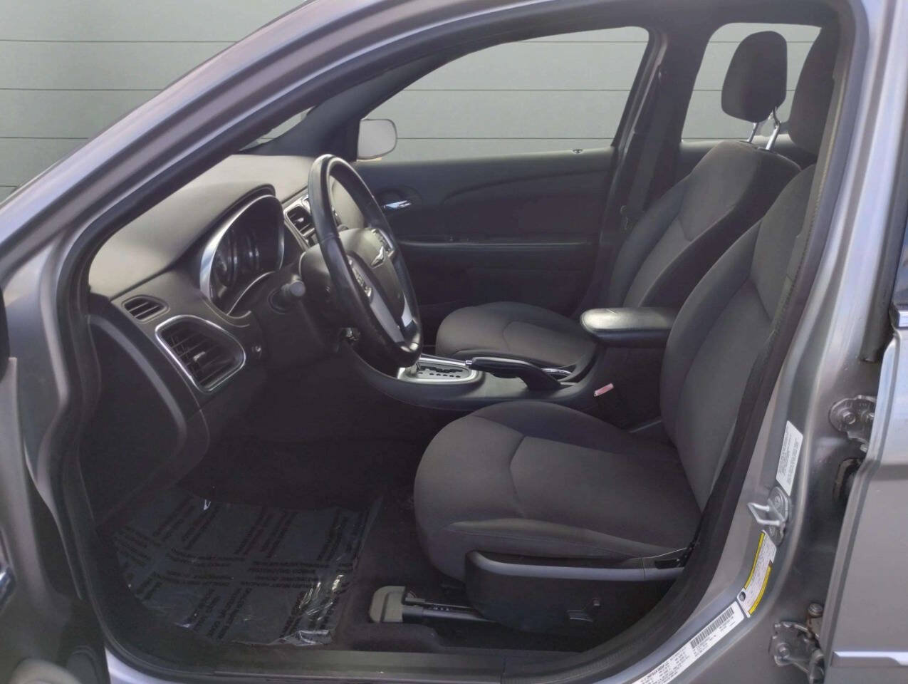 Used 2014 Chrysler 200 Touring FWD image 14