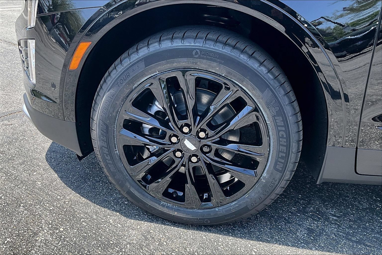 New 2026 Cadillac XT5 Premium Luxury w/ LPO, ONYX Package AWD/4WD image 13