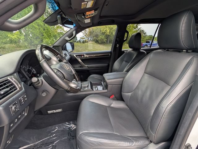 Used 2023 Lexus GX 460 Luxury w/ Sport Design Package AWD/4WD image 10