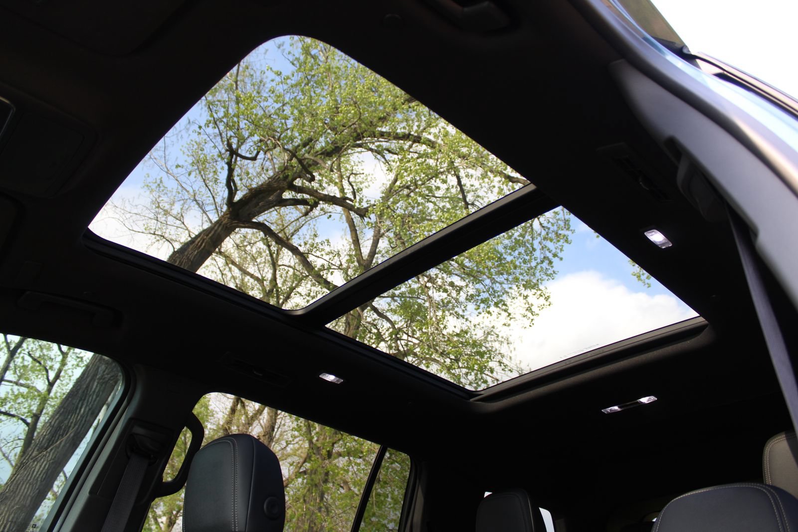 Used 2025 Chevrolet Traverse High Country w/ LPO, Floor Liner Package AWD/4WD image 24