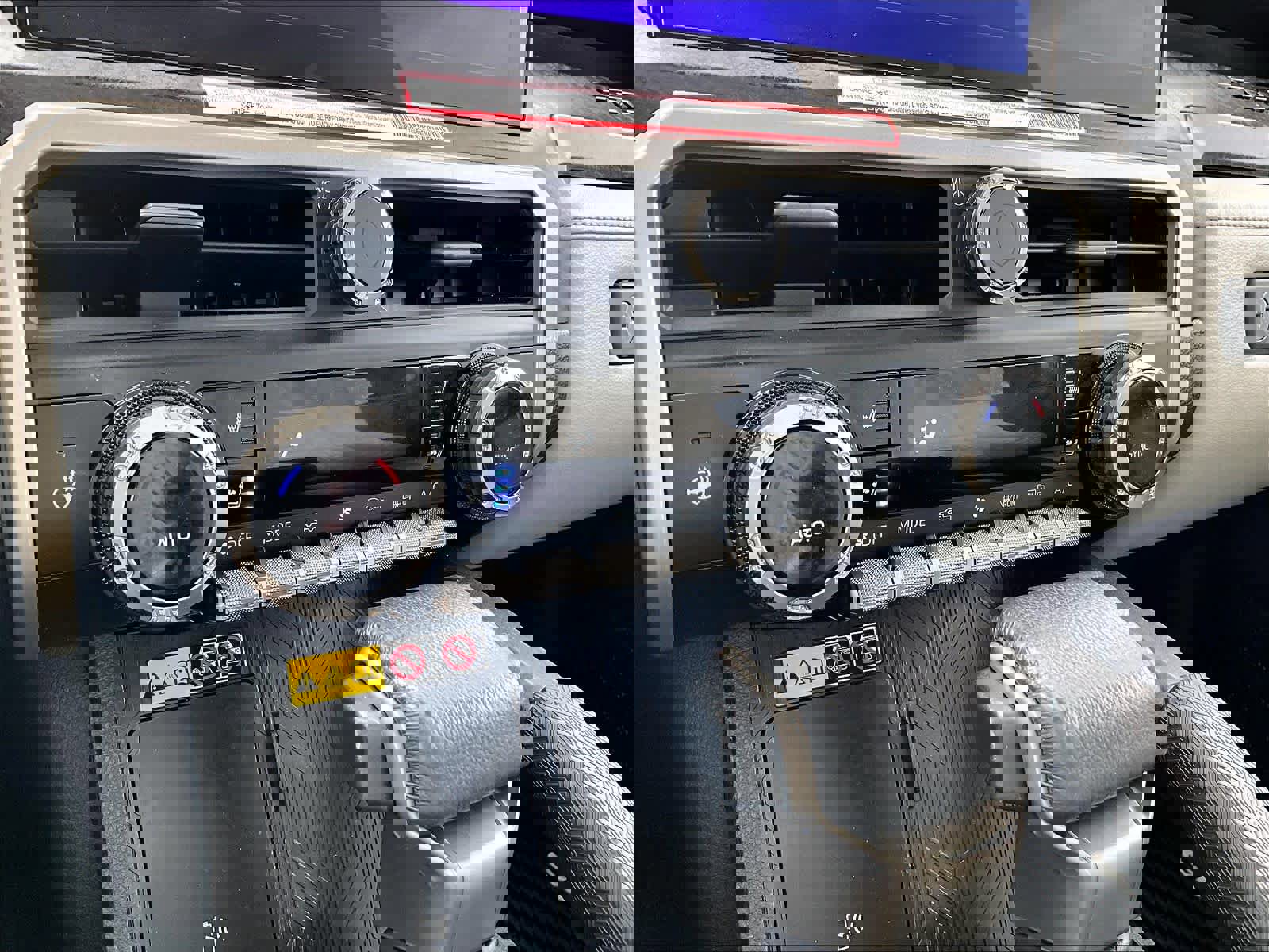 Used 2024 Toyota Tacoma Limited w/ Limited Package (LT) image 26