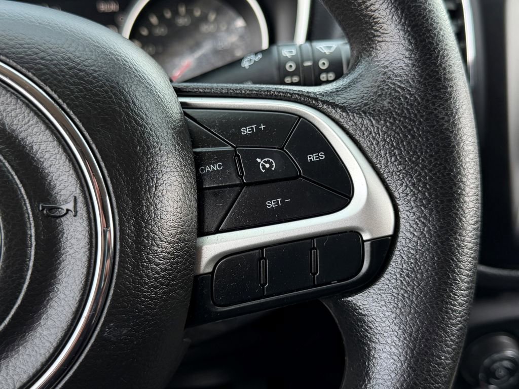 Used 2018 Jeep Compass Sport w/ Tech Group image 30