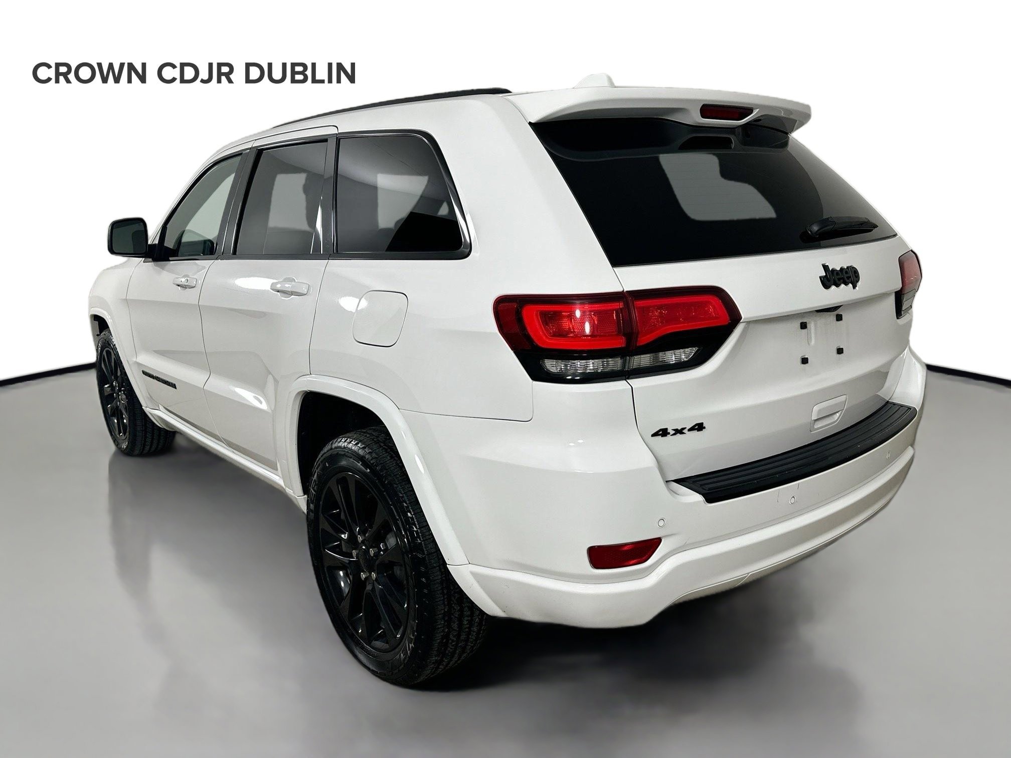 Used 2018 Jeep Grand Cherokee Altitude AWD/4WD image 7