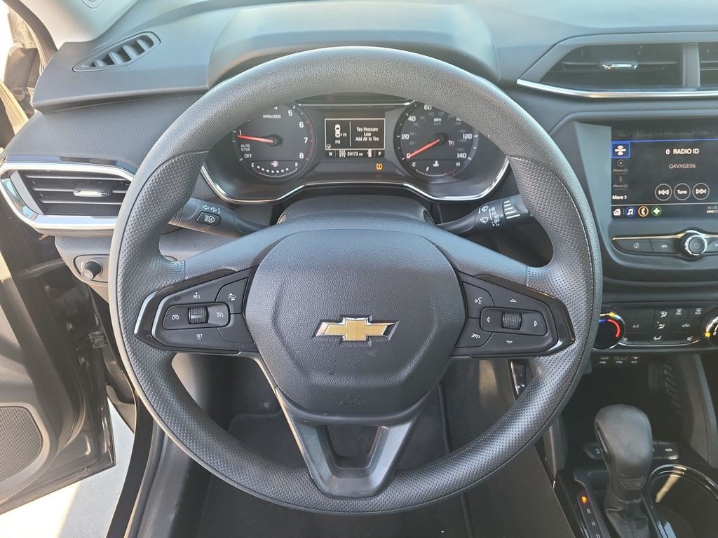 Used 2023 Chevrolet TrailBlazer LT AWD/4WD image 18