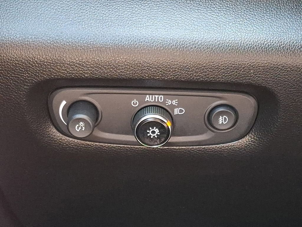 Certified 2021 Chevrolet Traverse LT FWD image 25