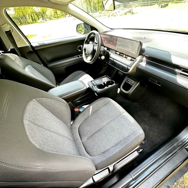 Certified 2025 Hyundai Ioniq 5 SE image 25