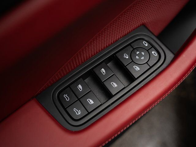 Certified 2025 Porsche Macan Turbo Electric image 17