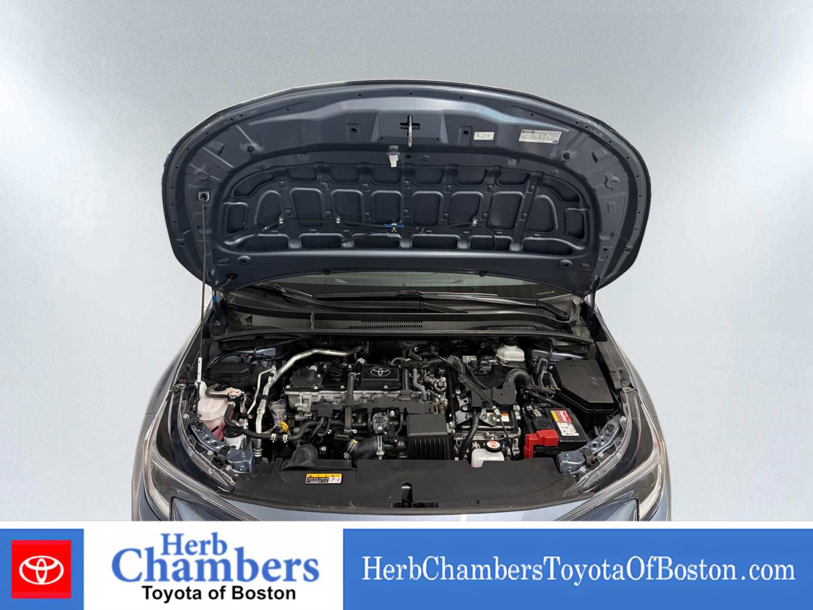 Used 2025 Toyota Corolla LE AWD/4WD image 2