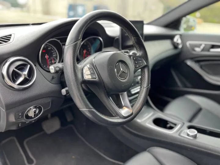 Used 2018 Mercedes-Benz GLA 250 image 14
