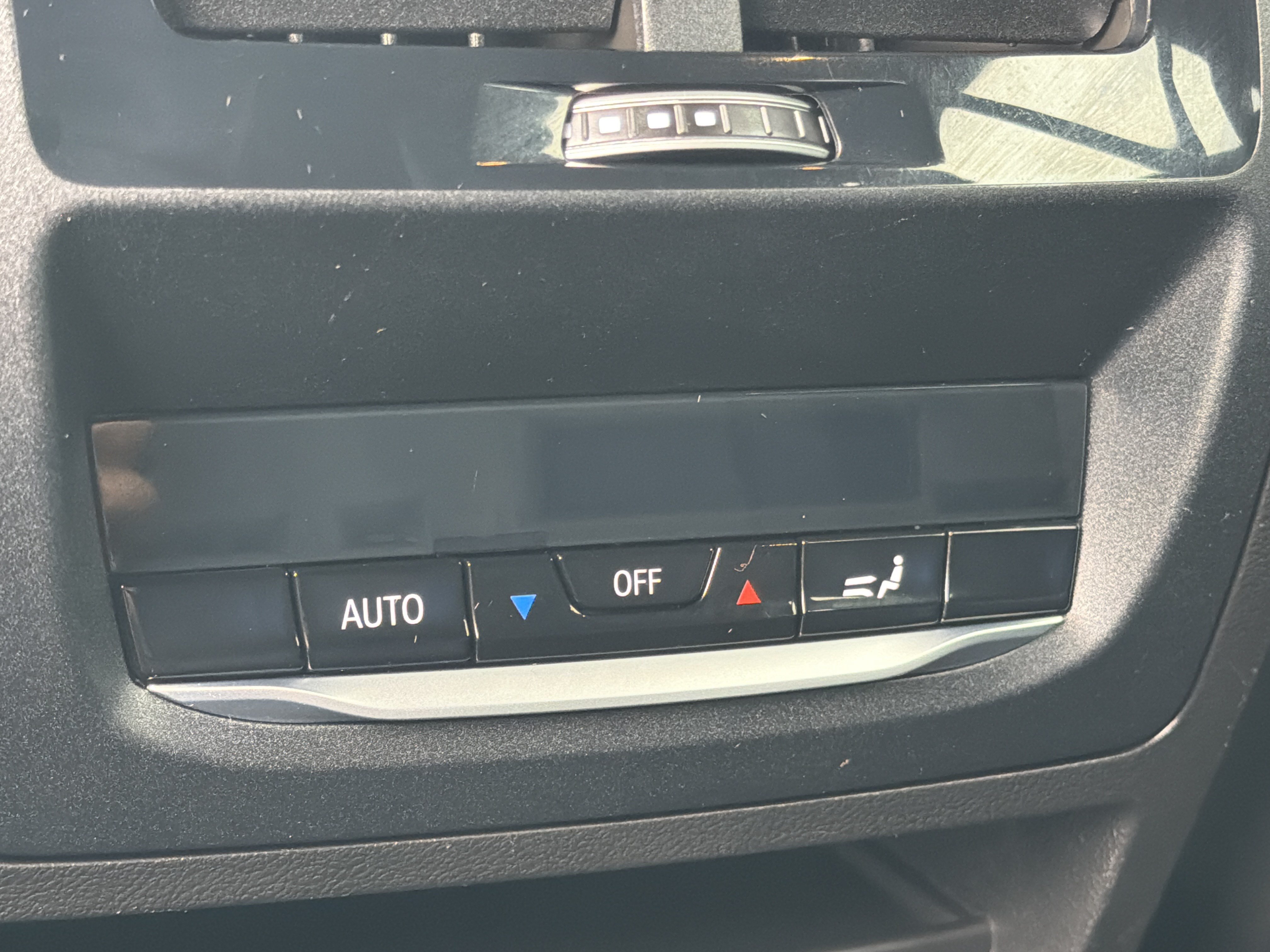 Certified 2025 BMW X4 xDrive30i w/ Premium Package AWD/4WD image 23