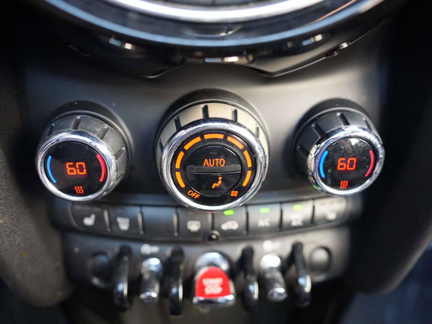 Used 2019 MINI Cooper 4-Door Hardtop FWD image 23