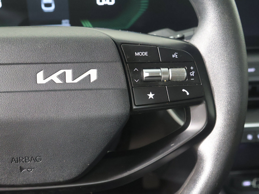 Used 2025 Kia K4 FWD image 38