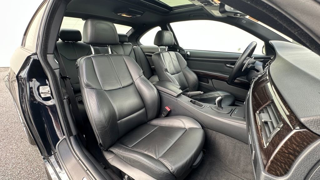 Used 2011 BMW M3 Base image 15