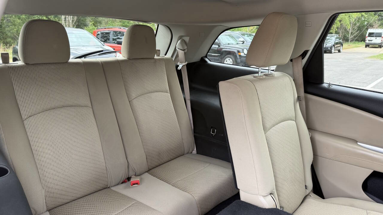 Used 2018 Dodge Journey SXT FWD image 14