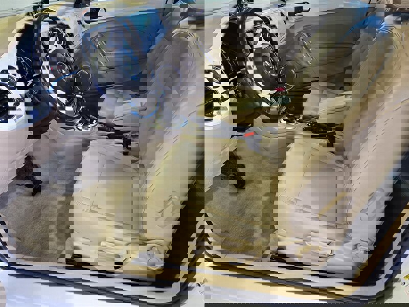 Used 2014 Volkswagen Beetle TDI image 10