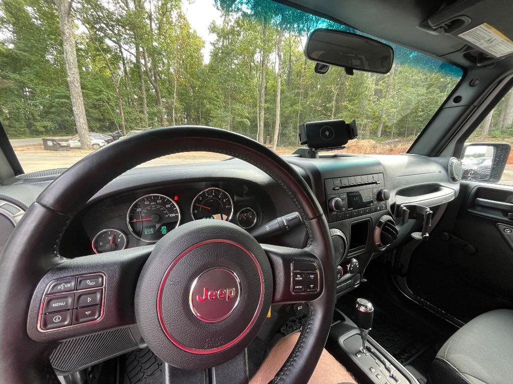 Used 2016 Jeep Wrangler Unlimited Sport w/ Connectivity Group AWD/4WD image 15
