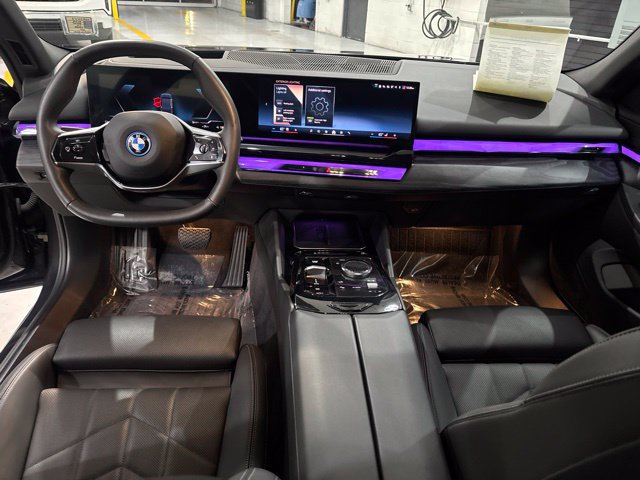 Used 2024 BMW i5 eDrive40i w/ Premium Package RWD image 18