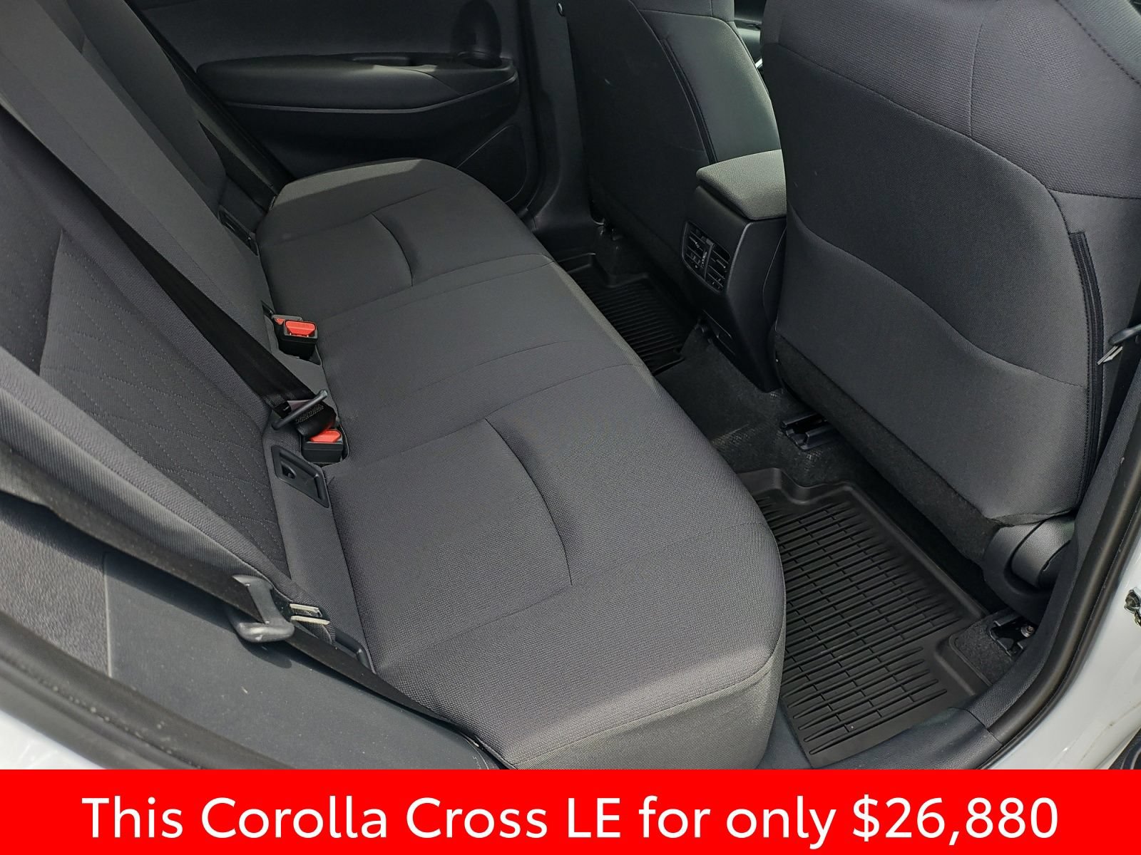 Used 2024 Toyota Corolla Cross LE w/ Moonroof Package FWD image 32