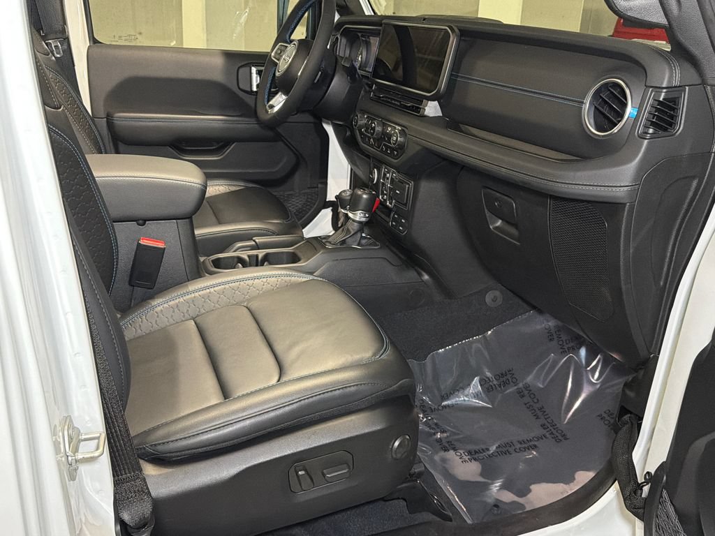 Used 2024 Jeep Wrangler High Altitude AWD/4WD image 12
