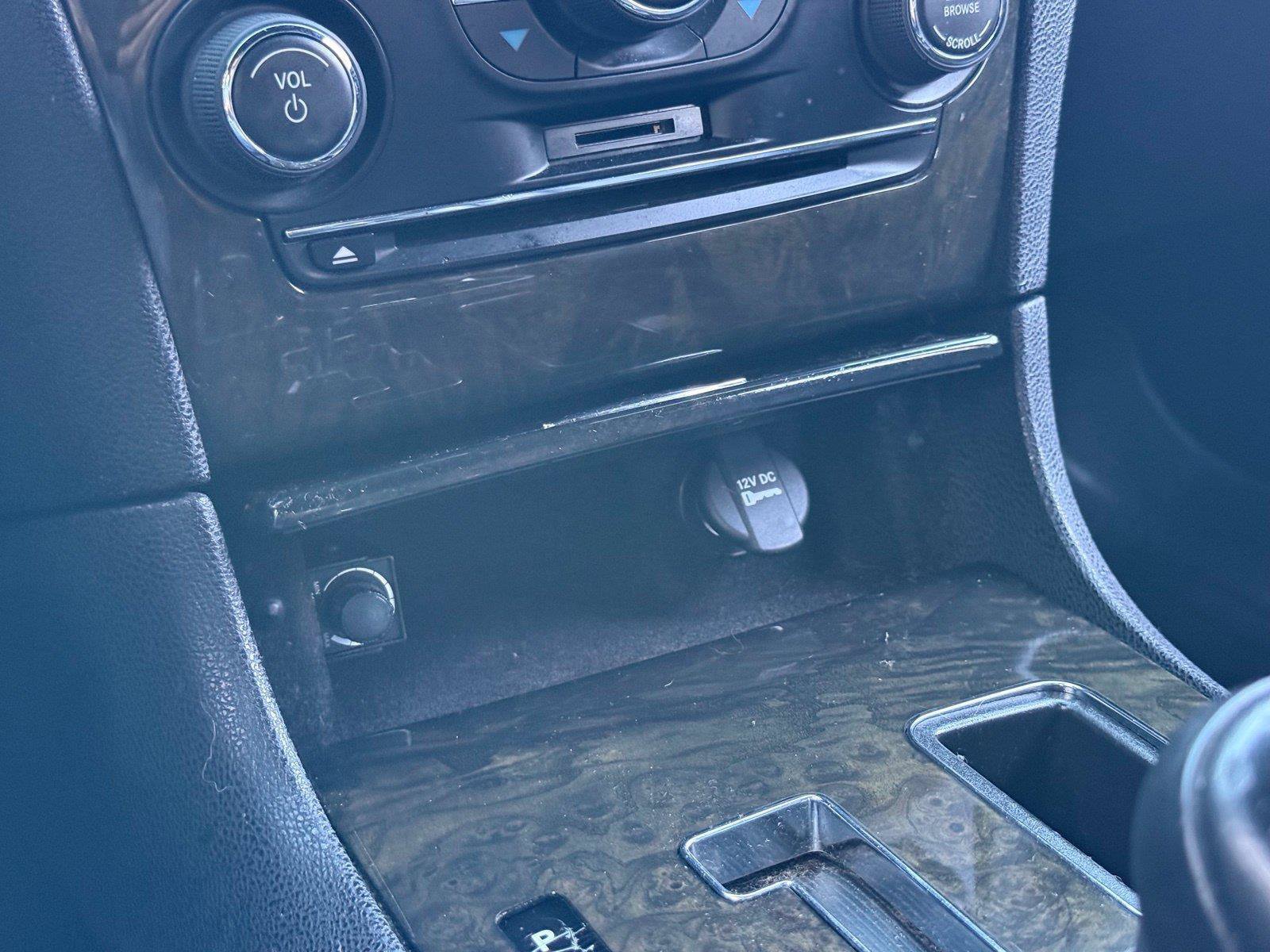 Used 2014 Chrysler 300 C RWD image 41