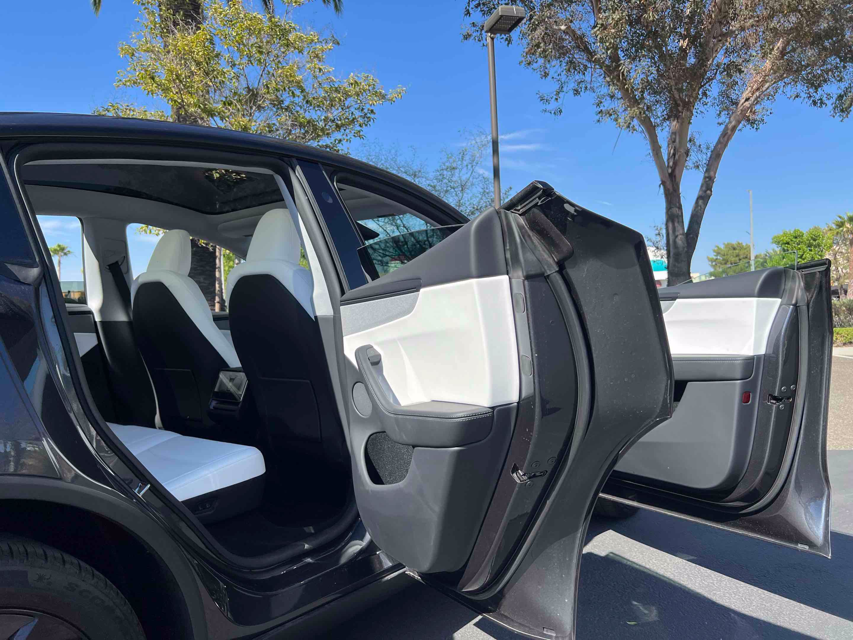 Used 2026 Tesla Model Y Long Range AWD/4WD image 28