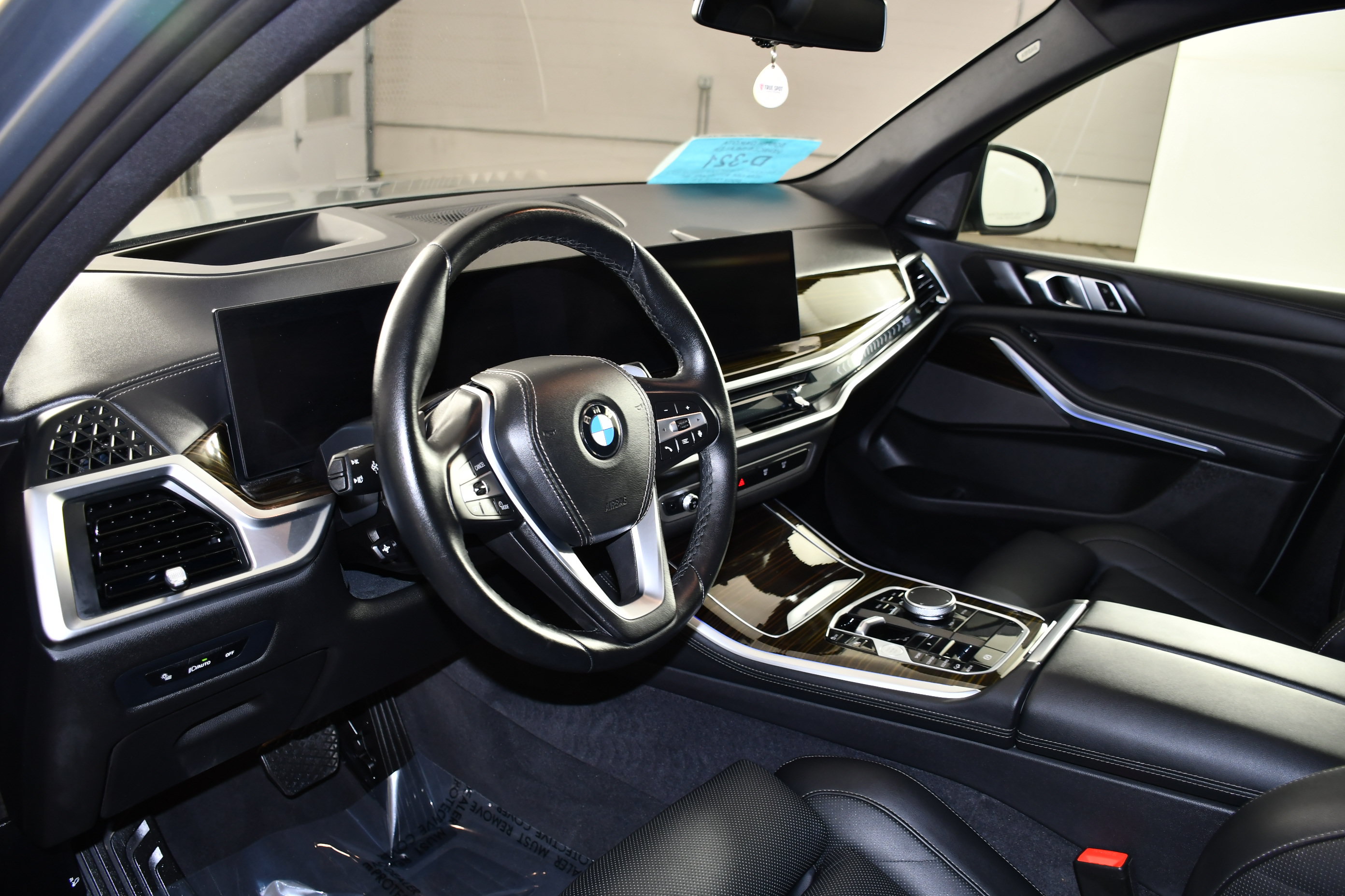 Used 2026 BMW X5 xDrive40i AWD/4WD image 2