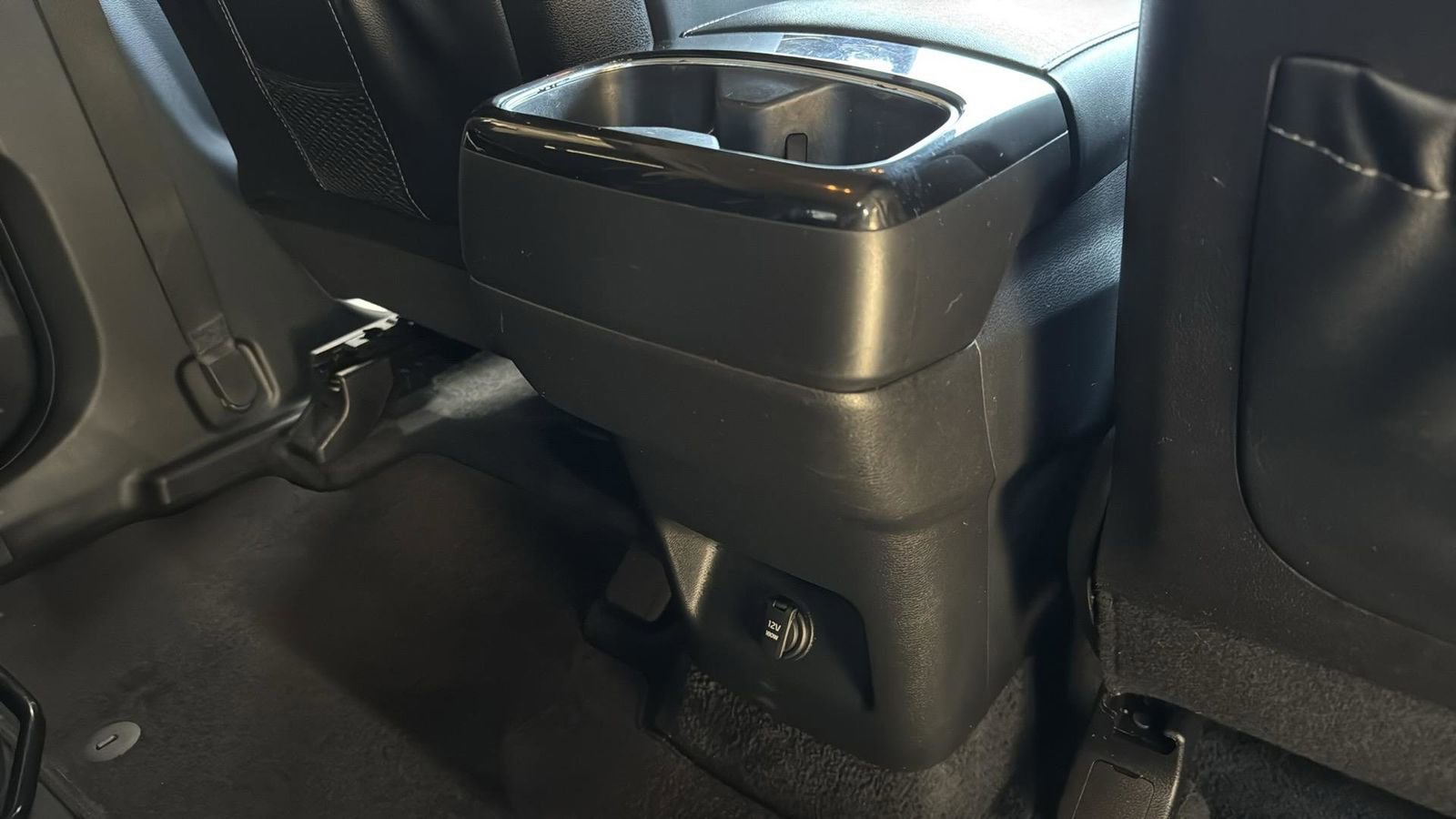 Used 2023 Kia Telluride S image 28