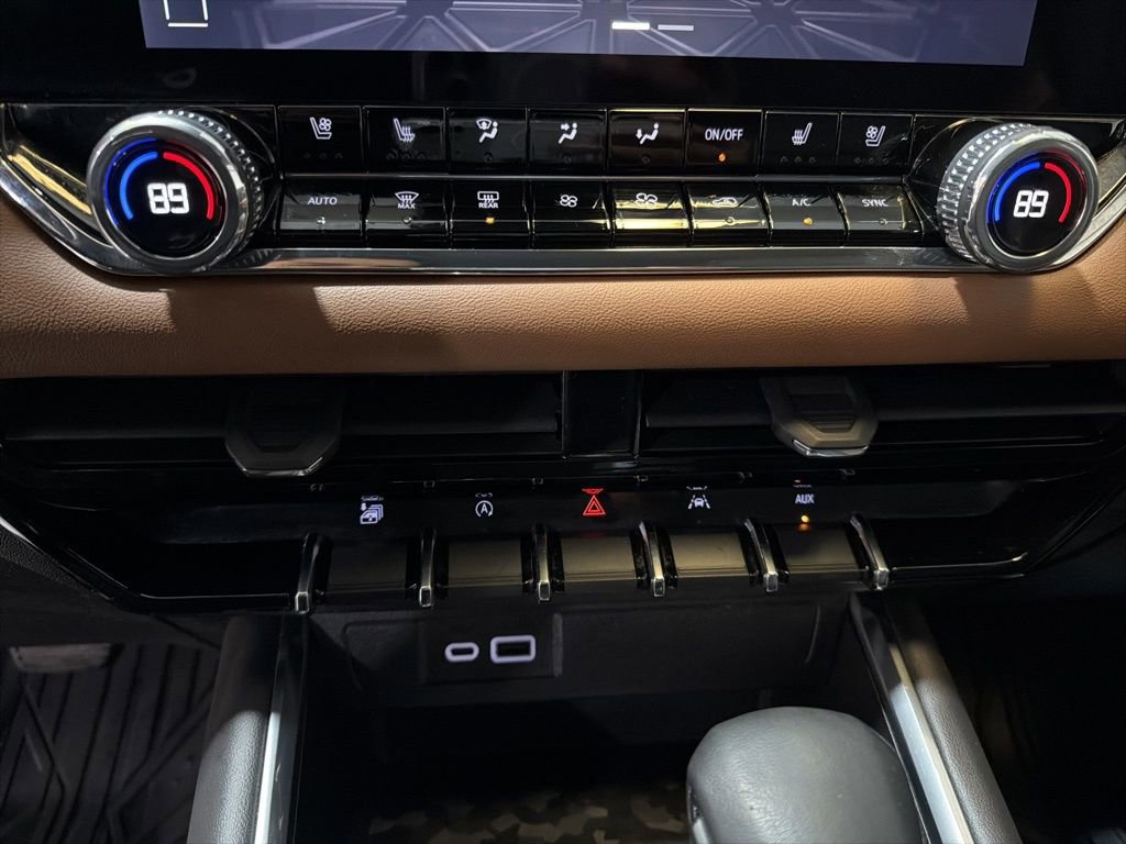 Used 2023 GMC Canyon AT4 w/ AT4 Premium Package image 18