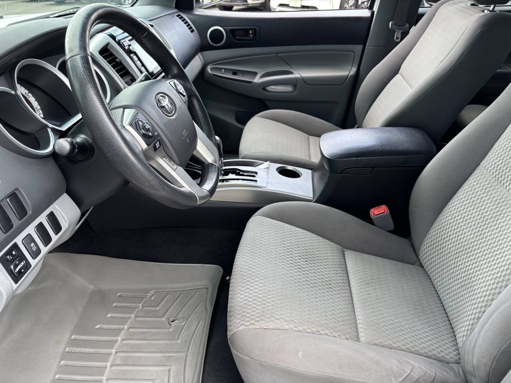 Used 2014 Toyota Tacoma PreRunner w/ SR5 Package RWD image 12
