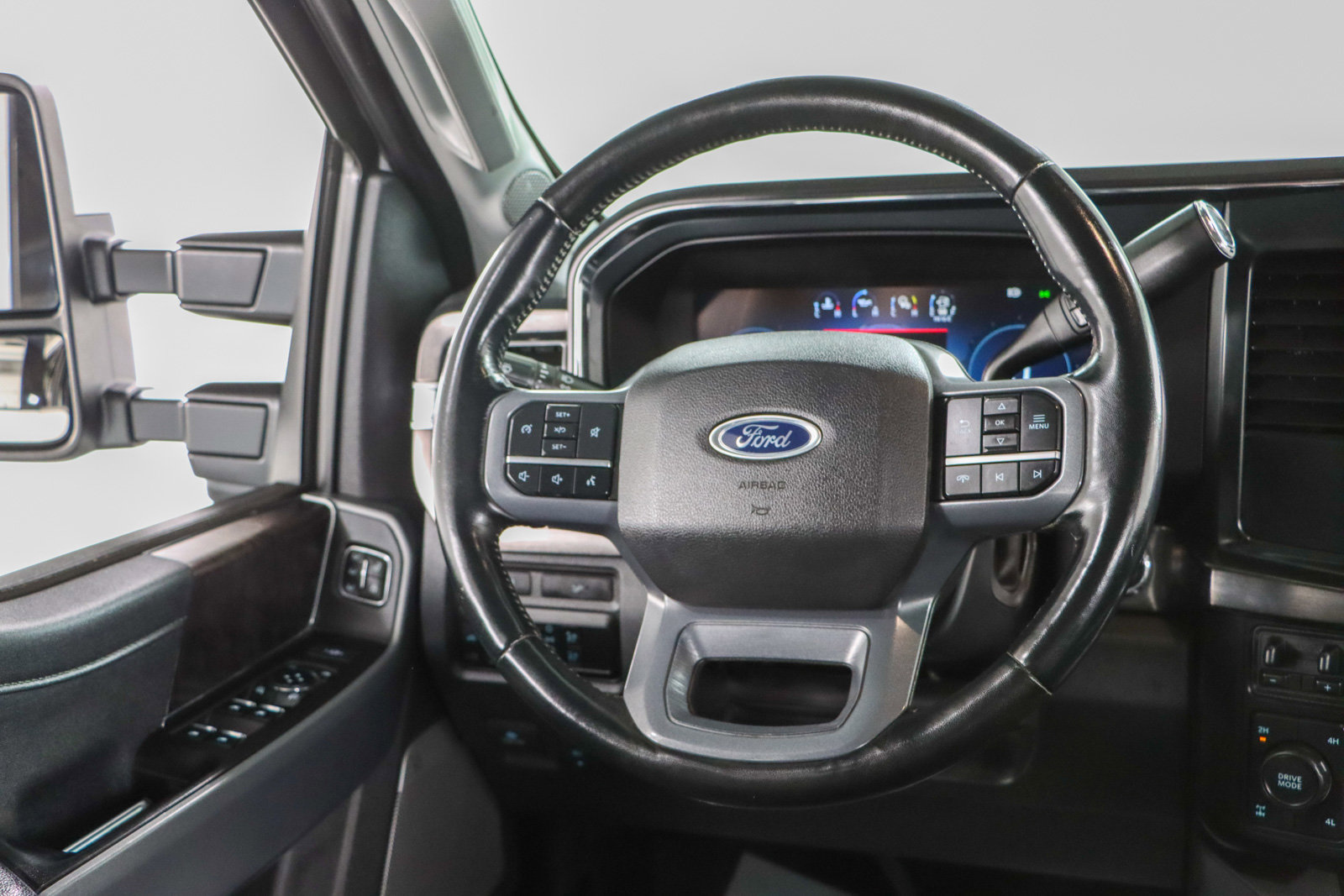 Used 2023 Ford F250 Lariat w/ Sport Appearance Package AWD/4WD image 13