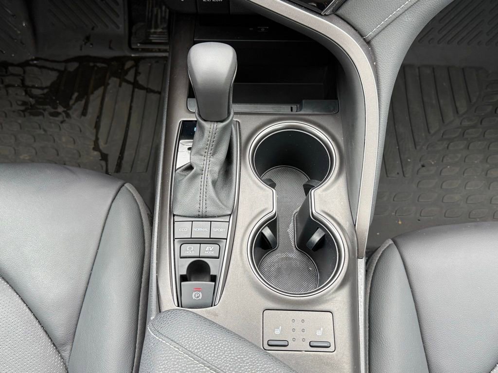 Used 2024 Toyota Camry XSE w/ Navigation Package FWD image 25