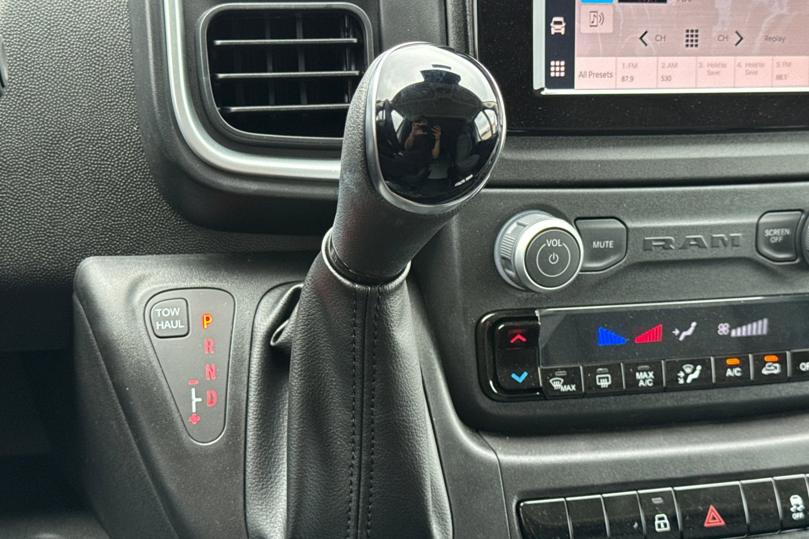 New 2026 RAM ProMaster 2500 w/ Quick Order Package 22G SLT image 19