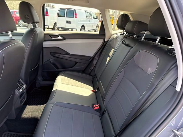 Used 2022 Volkswagen Taos SE image 18