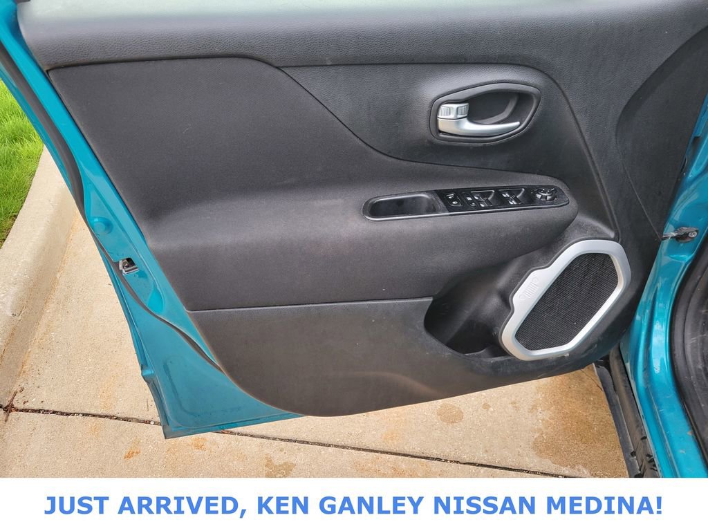 Used 2021 Jeep Renegade Latitude image 15