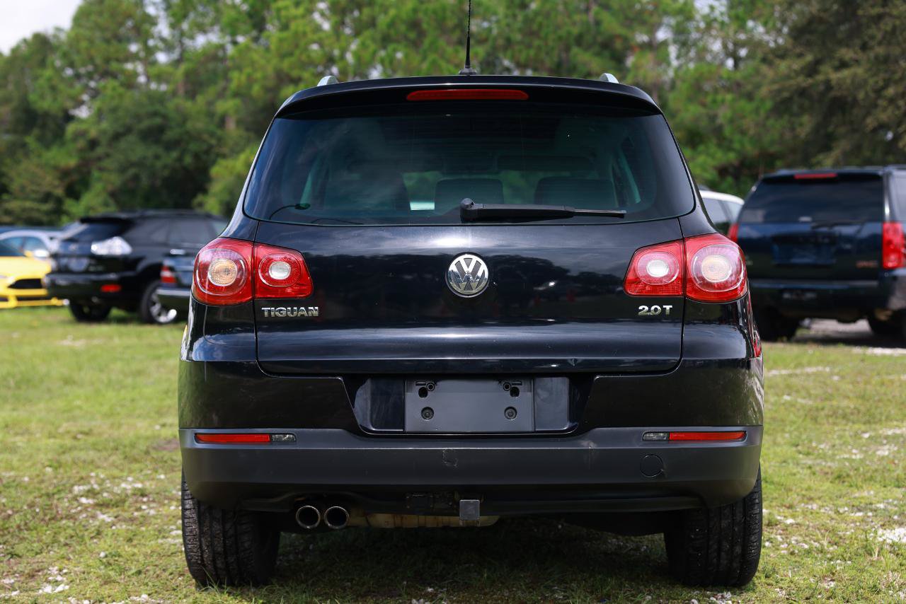 Used 2011 Volkswagen Tiguan SE FWD image 7