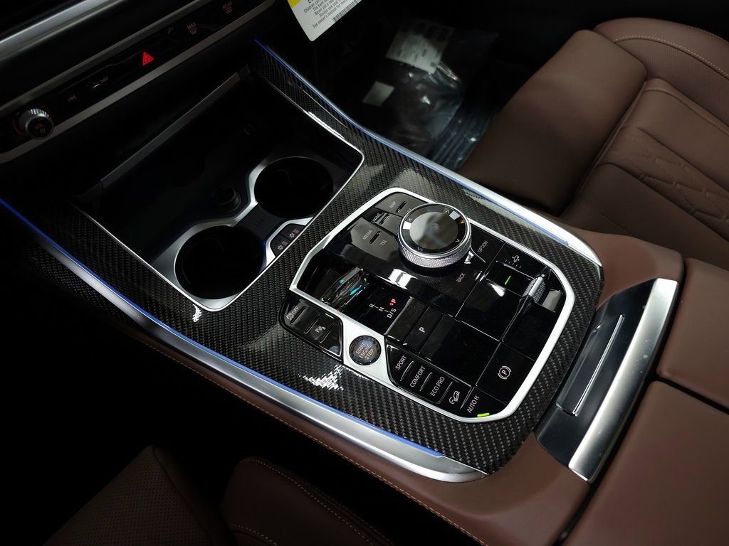 New 2026 BMW X7 M60i image 30