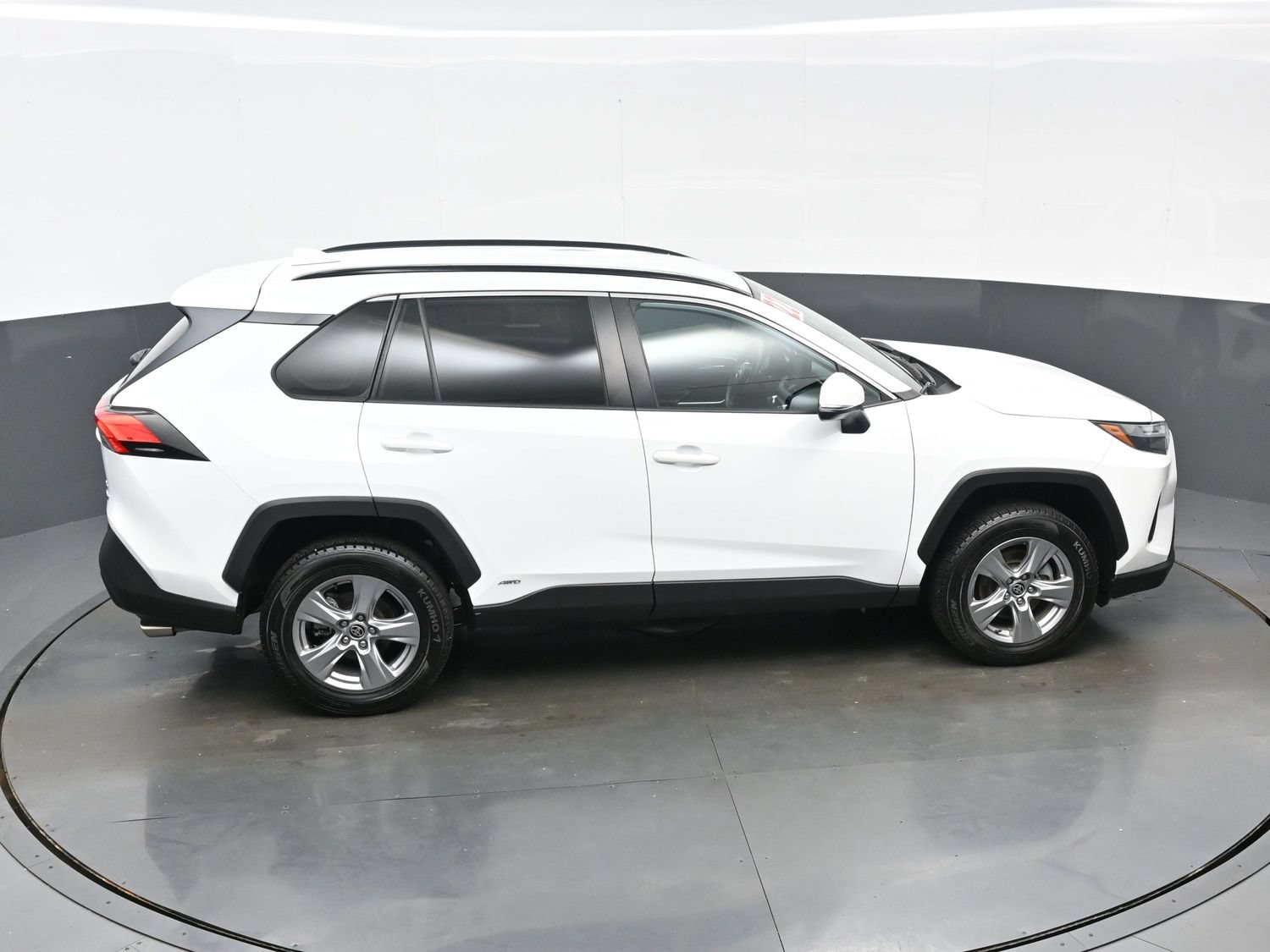 Used 2022 Toyota RAV4 XLE AWD/4WD image 41